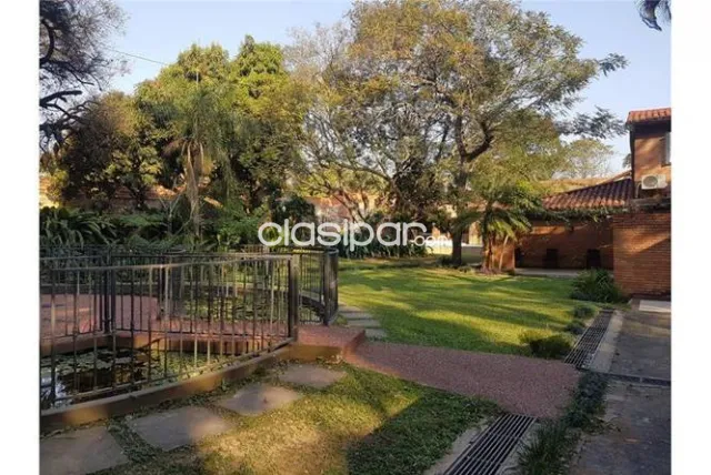 CASA QUINTA CON GRAN PARQUE LINDANDO CON U.C.A. — foto 3