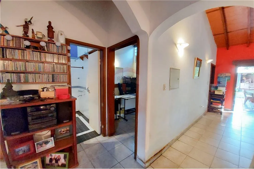 En venta hermosa casa en la Villa Policial Luque — foto 2