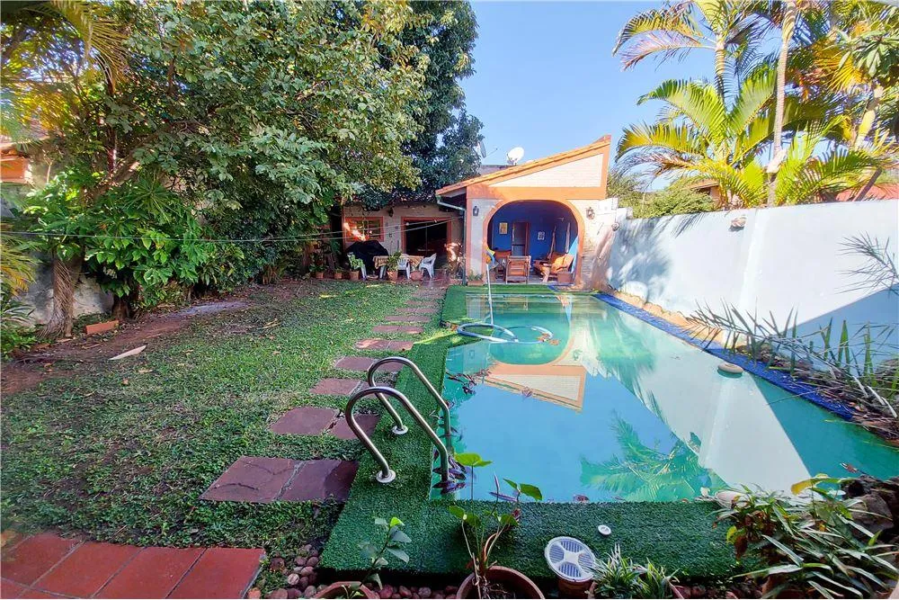 En venta hermosa casa en la Villa Policial Luque — foto 3