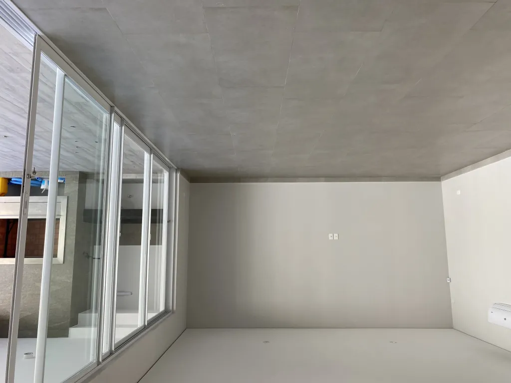Vendo casa a estrenar en ycua Saty - 4 dorm — foto 3