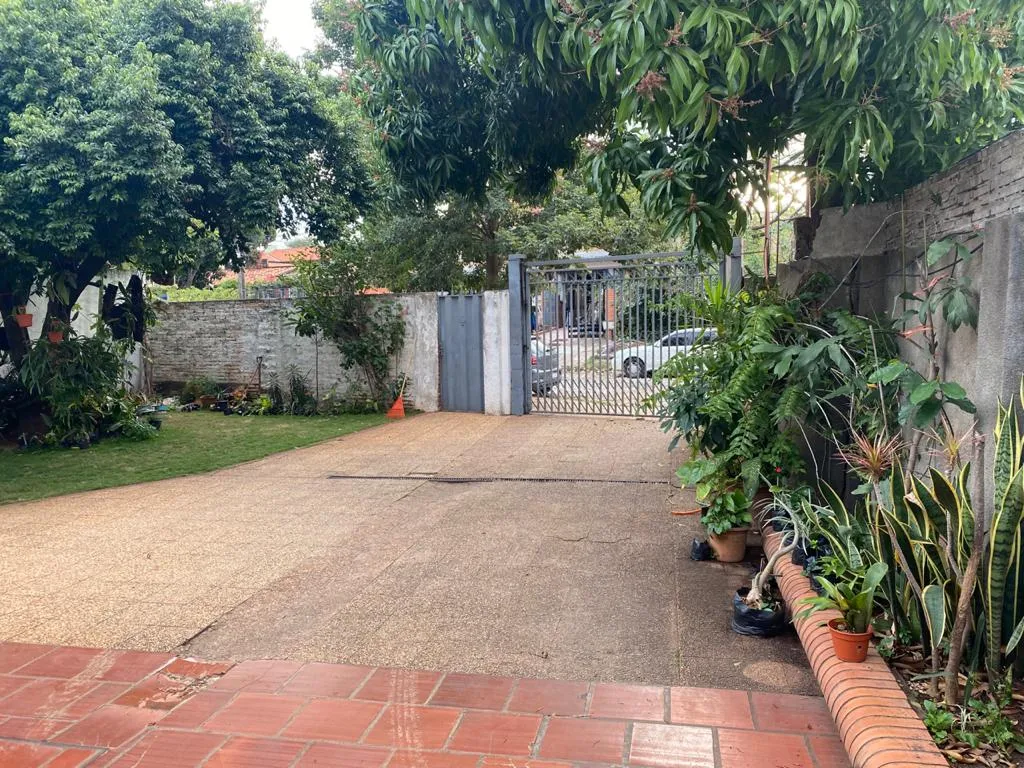 Se vende Casa de 3 Dormitorios, en barrio Herrera. — foto 3
