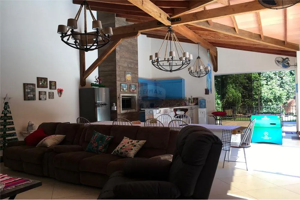 Vendo hermosa y amplia casa quinta en Asunción - 715.000 USD. — foto 2