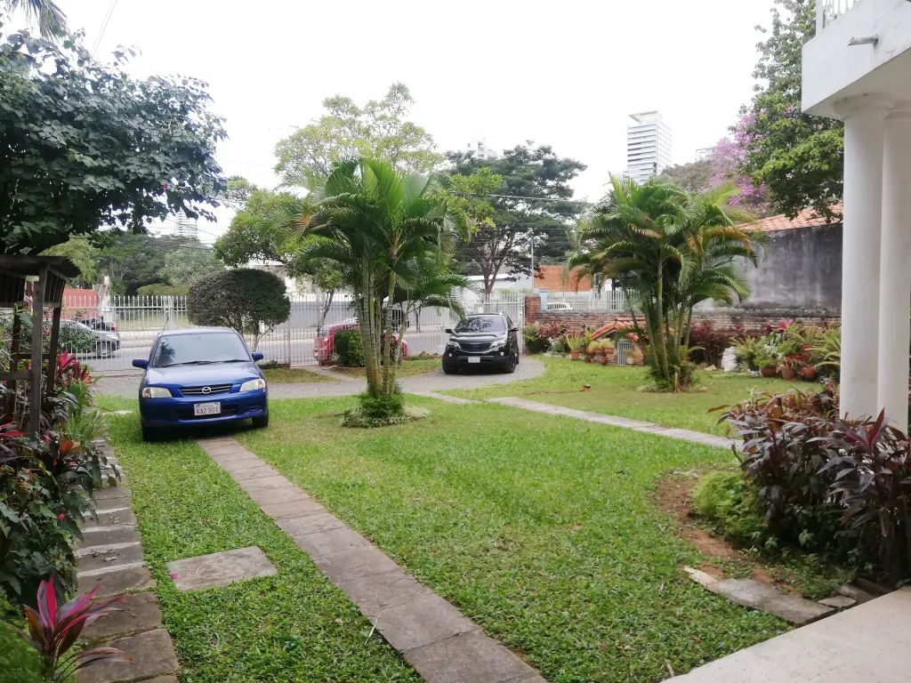 VIVIENDA SOBRE LA AUTOPISTA ZONA SHOPPING DEL SOL — foto 3