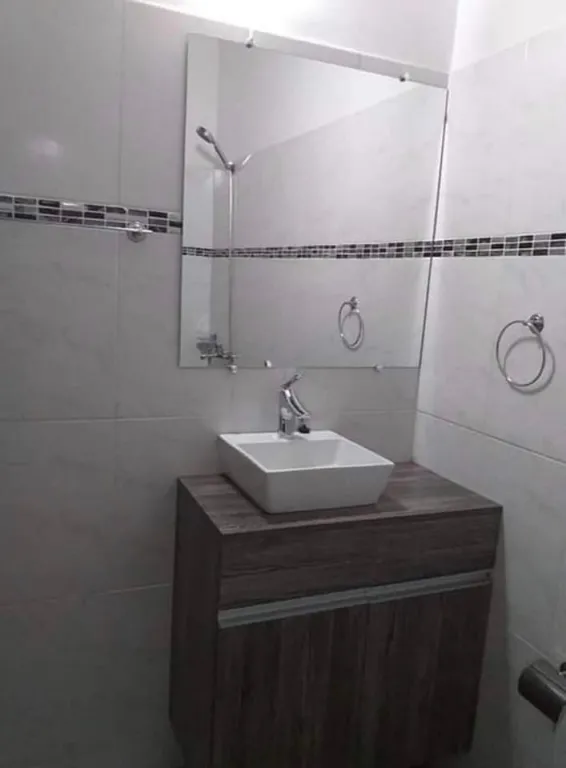 VENDO HERMOSA CASA TIPO DUPLEX A ESTRENAR CON PISCINA‼️ COD 0479 — foto 2