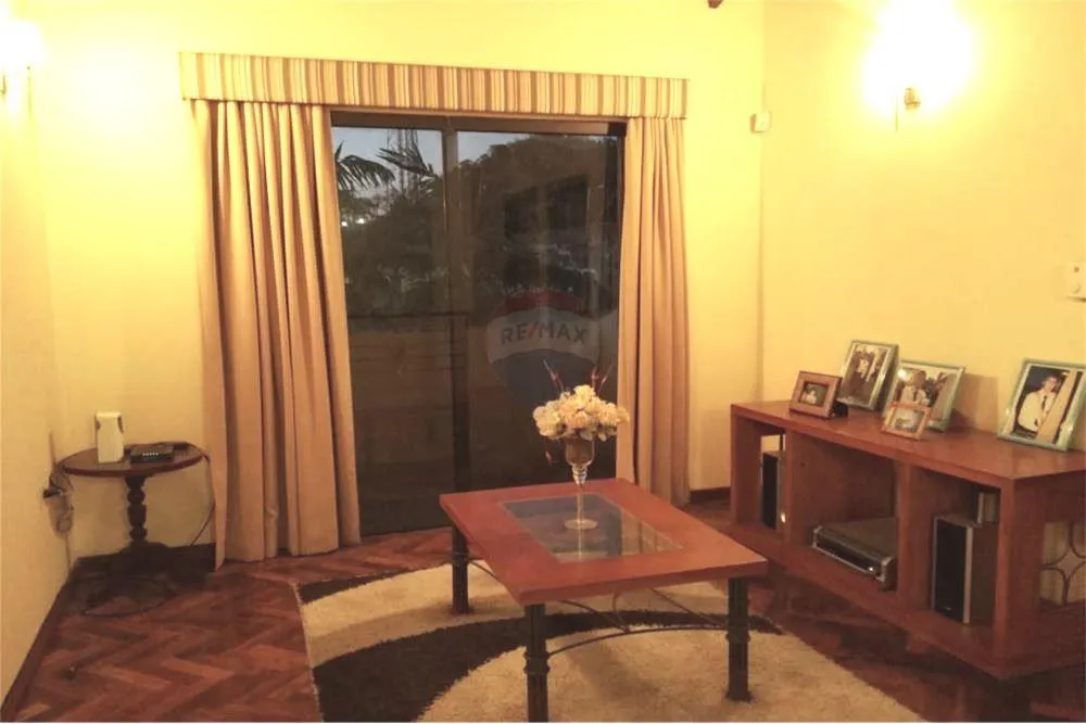 Vendo hermosa Residencia en Lambaré - 285.000 USD. — foto 2