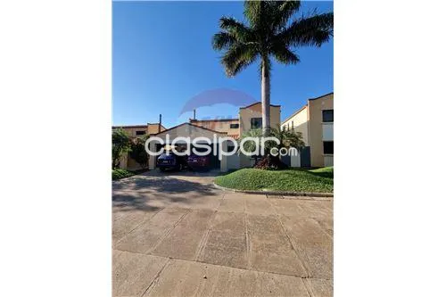 HERMOSA RESIDENCIA BOULEVARD BARRIO CERRADO LUQUE — foto 2