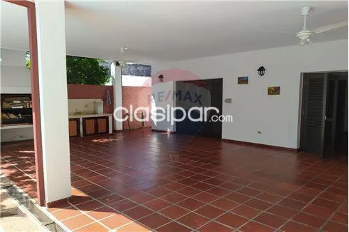 CASA CON PILETA ZONA MUNICIPALIDAD LAMBARÉ — foto 2