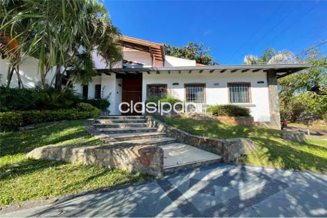 EN VENTA! Amplia residencia en esquina - Lambaré. — foto 2