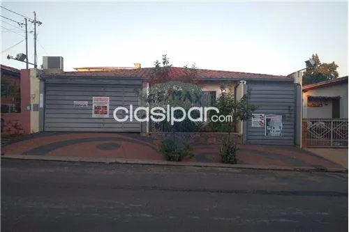 Amplia casa en Mburucuyá para vivienda u oficina — foto 2