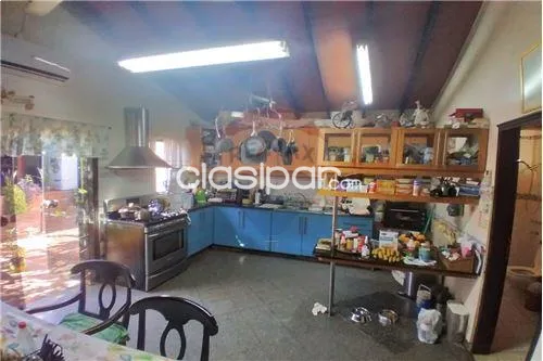 Amplia casa en Mburucuyá para vivienda u oficina — foto 3