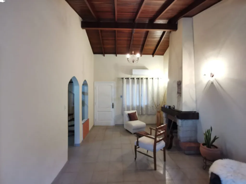 Vendo Casa en Fernando de la Mora zona Norte a 1 cuadra de la avenida Ettiene y Caza. — foto 2