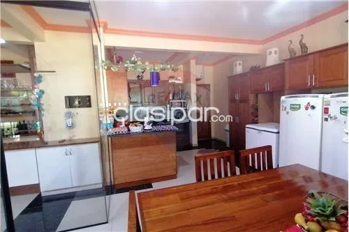 Residencia en venta en el centro de Ypane - 1.570.000.000 Gs. — foto 3