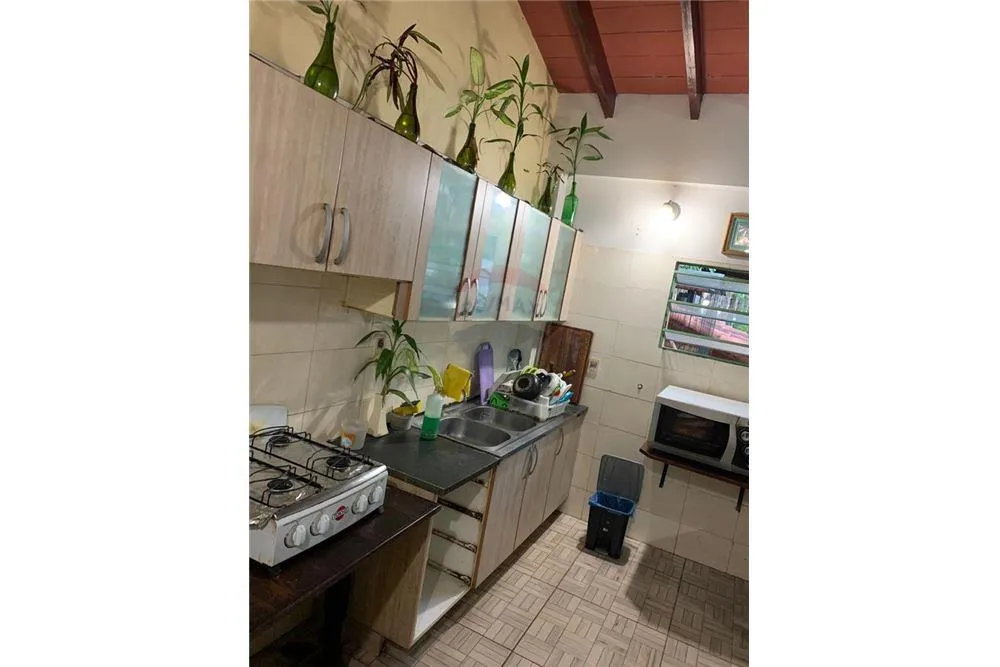 Vendo hermosa casa con piscina en Lambaré - 180.000 USD. — foto 3