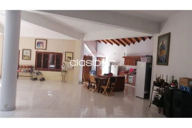 Venta de Amplia Casa en Esquina — foto 2
