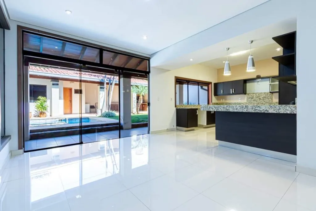 Casa a la venta en Luque — foto 2