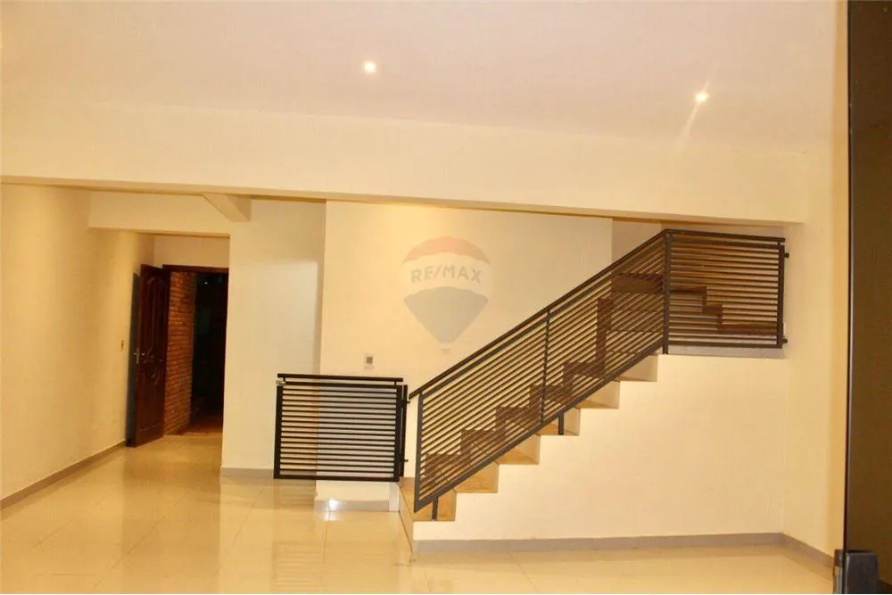 Vendo hermoso dúplex en Luque - 700.000.000 Gs. — foto 3