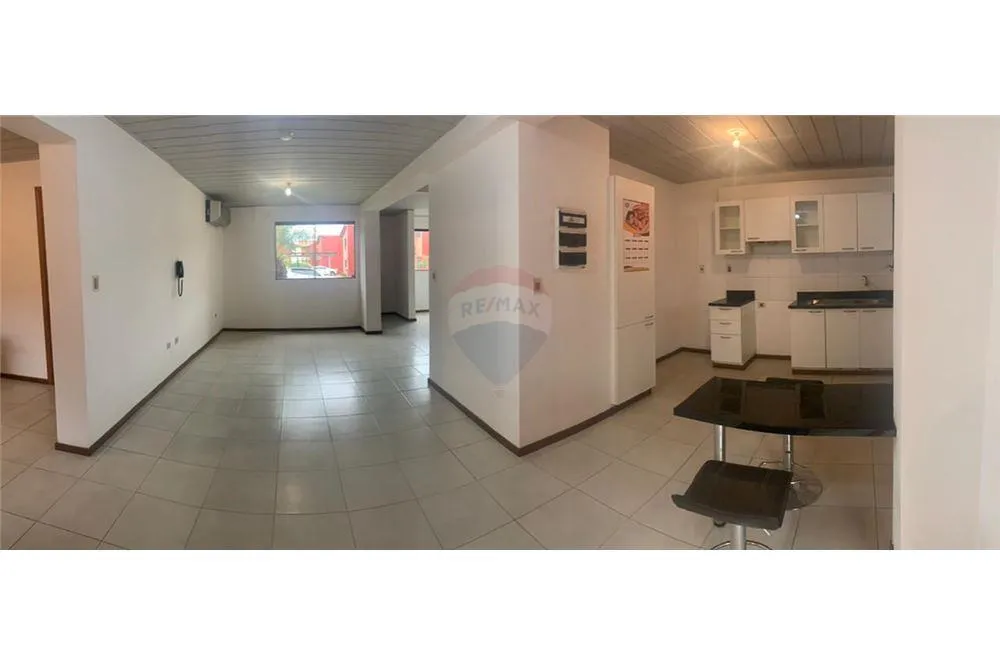 Vendo amplio dúplex en San Lorenzo - 160.000 USD. — foto 2