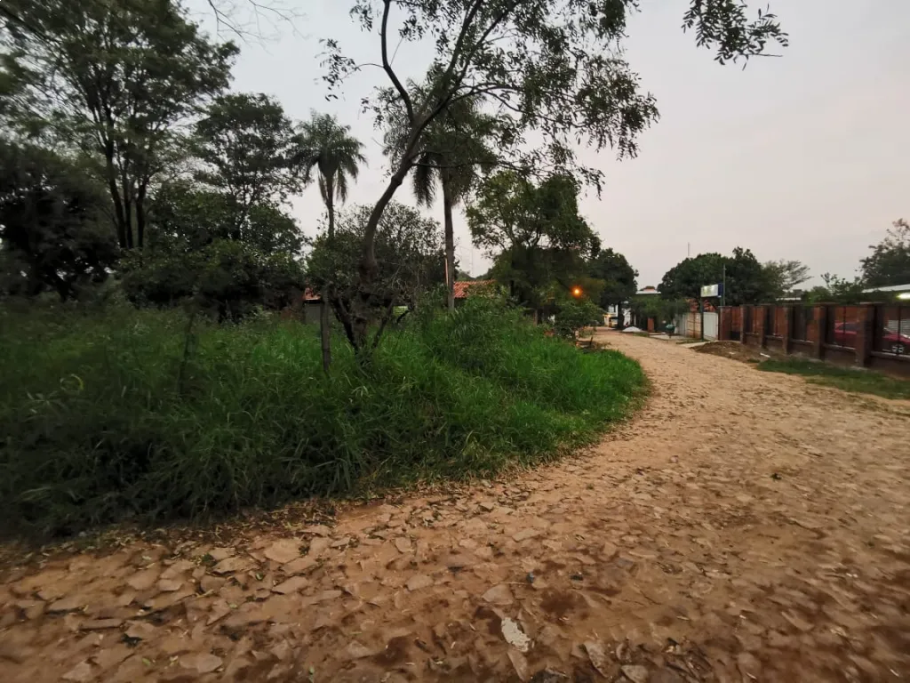 Vendo Terreno en esquina, en Mariano Roque Alonso barrio Maria Auxiliadora — foto 2