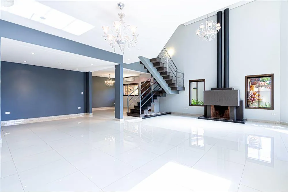 Vendo hermosa y exclusiva casa en Villa Adela 280,000 USD — foto 2