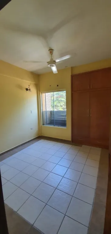 ALQUILO HERMOSO DEPARTAMENTO EN EL CENTRO DE LUQUE — foto 3