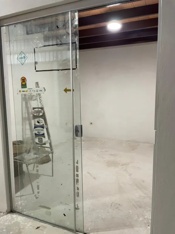 VENDO DEPÓSITO SOBRE AVENIDA SACRAMENTO!!! — foto 2