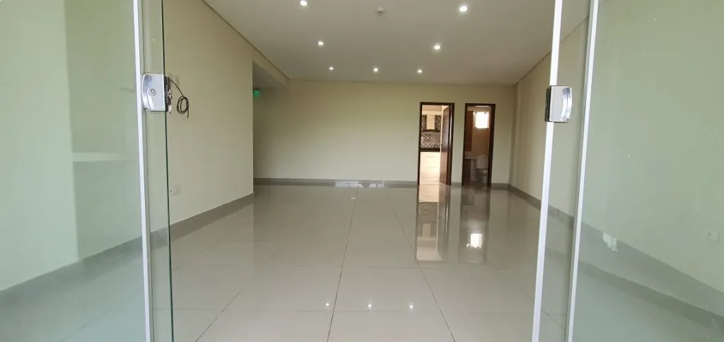 EN VENTA HERMOSO DEPARTAMENTO EN ZONA DEL YACHT Y GOLF CLUB — foto 2