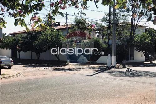 CASA EN LAMBARE - Bº KENNEDY ZONA MUNICIPALIDAD (Con Piscina) — foto 2