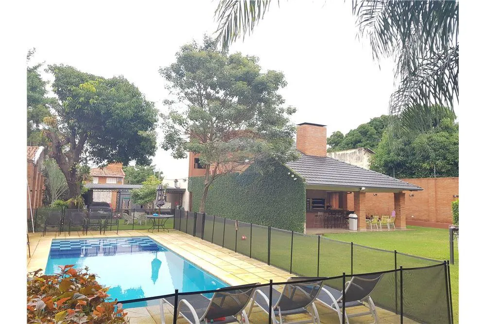 VENDO LUJOSA RESIDENCIA EN BARRIO NAZARETH 650,000 USD — foto 2