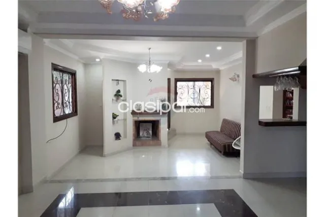 SE VENDE AMPLIA RESIDENCIA EN -BO MIRAFLORES- — foto 2
