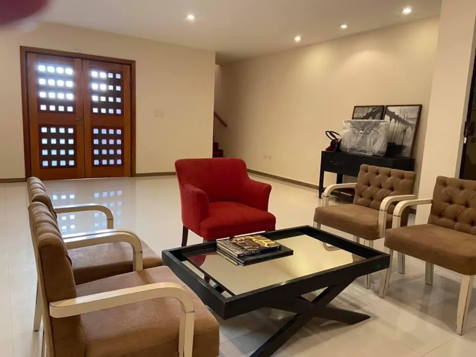 BARRIO HERRERA: 2 LUJOSOS DUPLEX EN ALQUILER – 1.200 USD. — foto 2