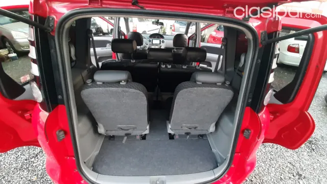 Toyota Sienta 2010 — foto 4
