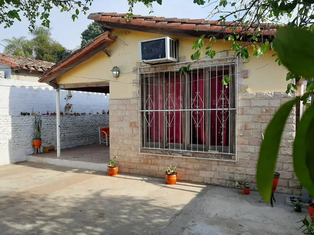 Casa en Venta en LOMA PYTA a 3 cuadras de la ruta Transchaco — foto 2