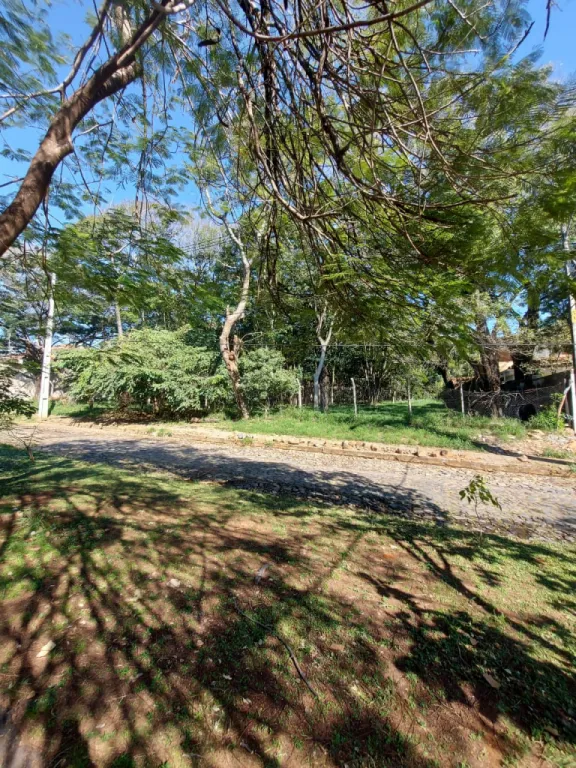 Vendo amplio terreno en el Barrio Mcal. Estigarribia — foto 3