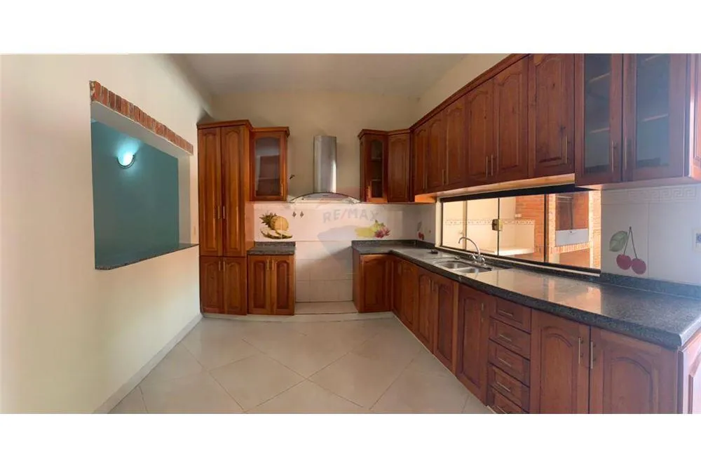 Vendo amplio duplex en Asunción - 170.000 USD. — foto 2