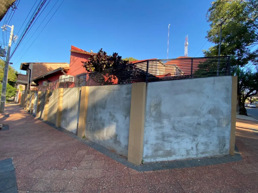 VENDO RESIDENCIA UBICADA EN ESQUINA — foto 2