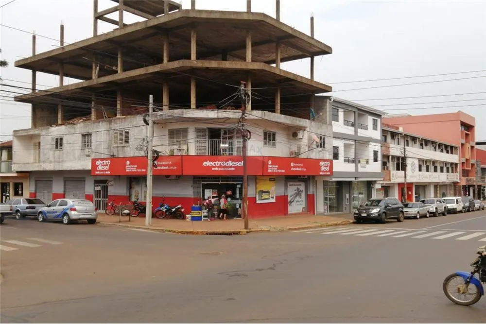 Vendo edificio en esquina sobre avenida Caballero: Superficie construida 600 m2. — foto 2