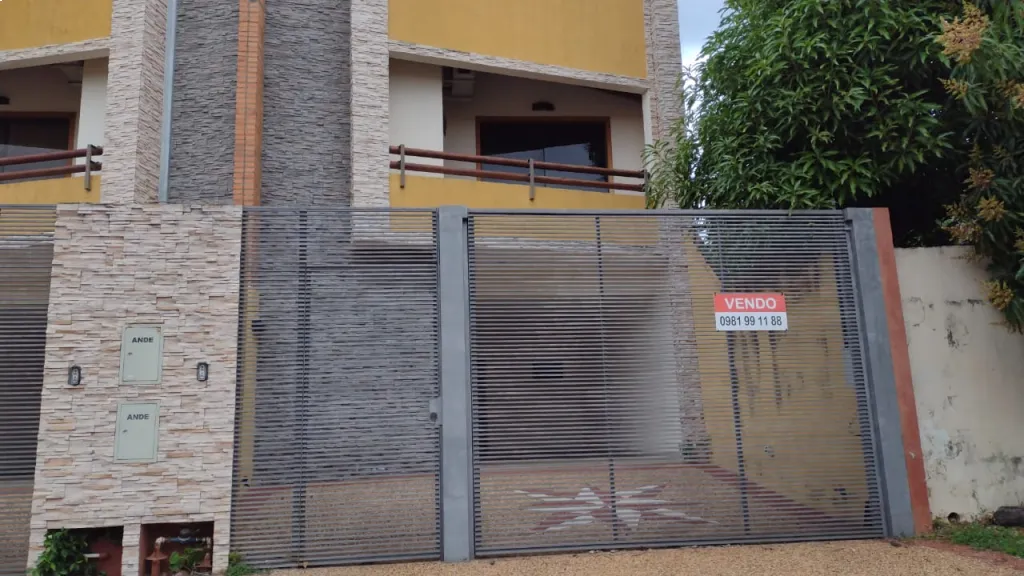 EN VENTA LUJOSO DUPLEX ZONA YCUA SATI — foto 3
