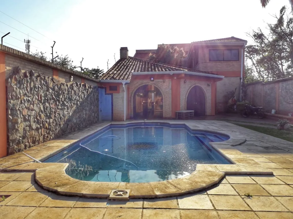 SE VENDE AMPLIA RESIDENCIA EN SAN LORENZO - MIRAFLORES — foto 2