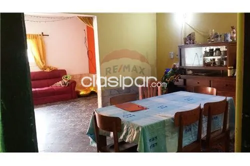 Vendo Casa 12x32 a 1 cuadra de Av 1er Presidente Barrio Mbocayaty — foto 3