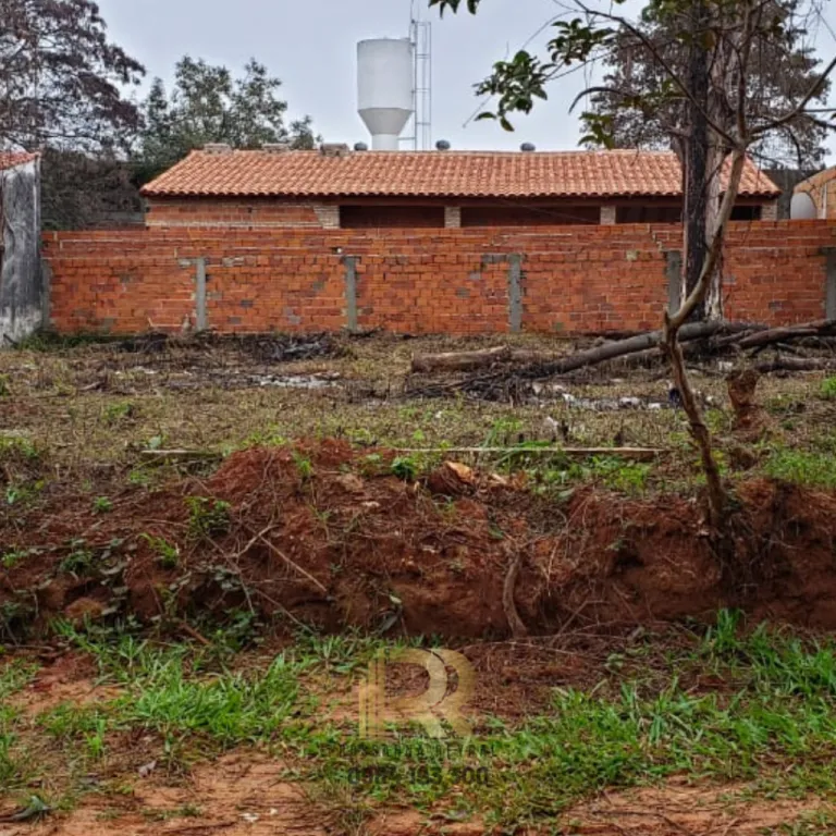 VENDO TERRENO EN LUQUE DE 360 M2 A GS, MUY BIEN UBICADO — foto 2