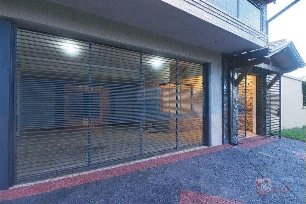 DUPLEX AMPLIO EN VENTA LAMBARE — foto 2