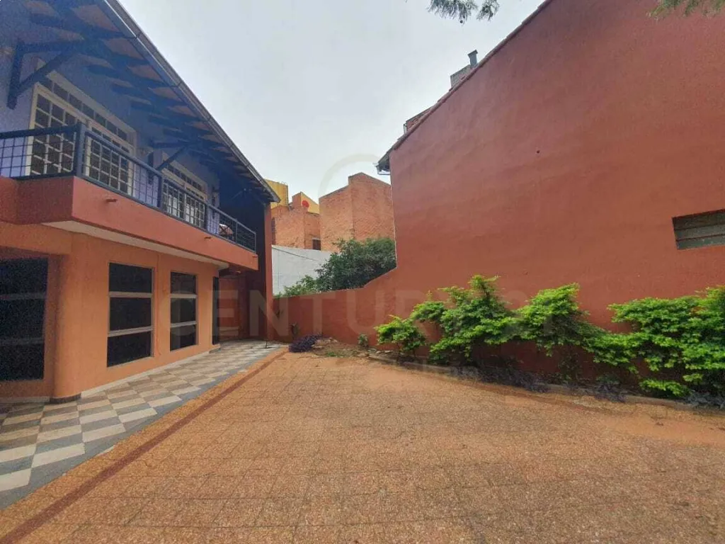 VENDO CASA - BARRIO LAS MERCEDES — foto 3