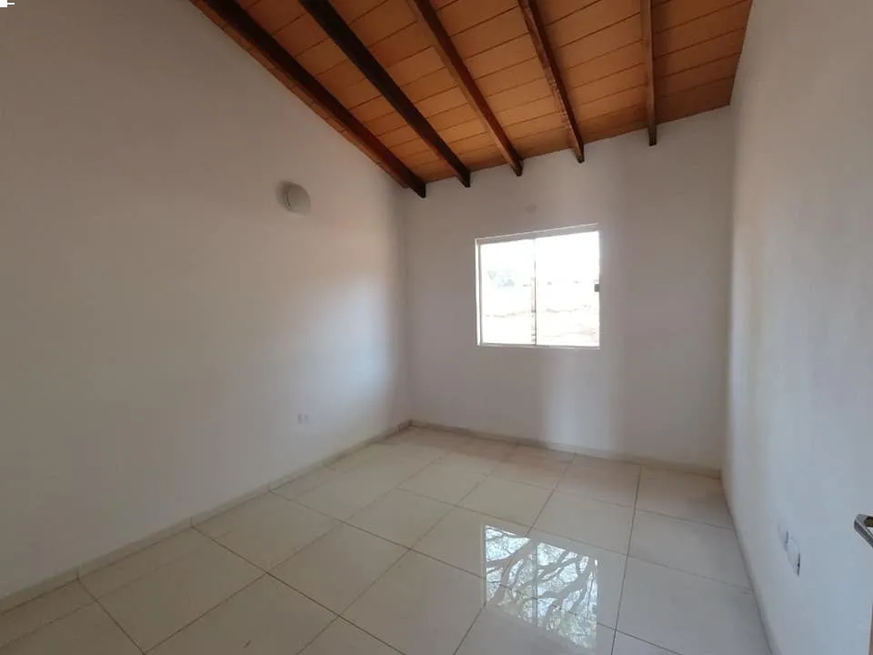 San Antonio, Achucarro, vendo casa a estrenar, detrás de la Pulp — foto 3