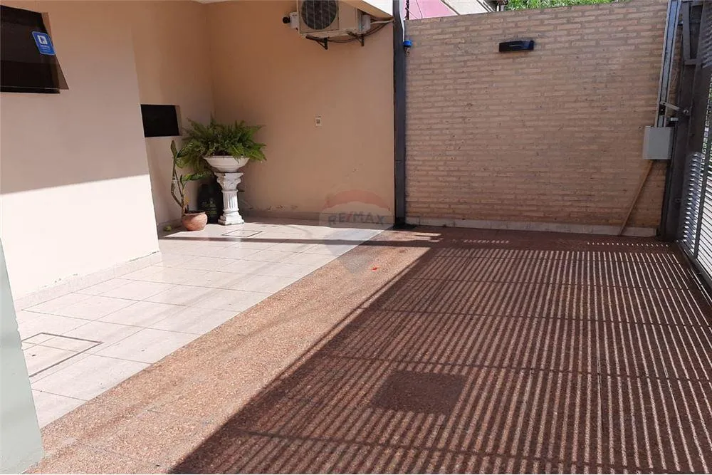 Duplex en venta, zona CONMEBOL - Luque - 650.000.000 Gs. — foto 2