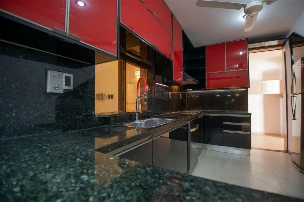 Se vende AMPLIA y EXCLUSIVA Residencia en Villa Adela - Luque - 255.000 USD. — foto 2