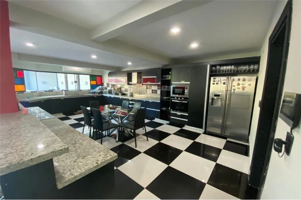 Vendo amplia y lujosa residencia en Lambaré - 340.000 USD. — foto 2
