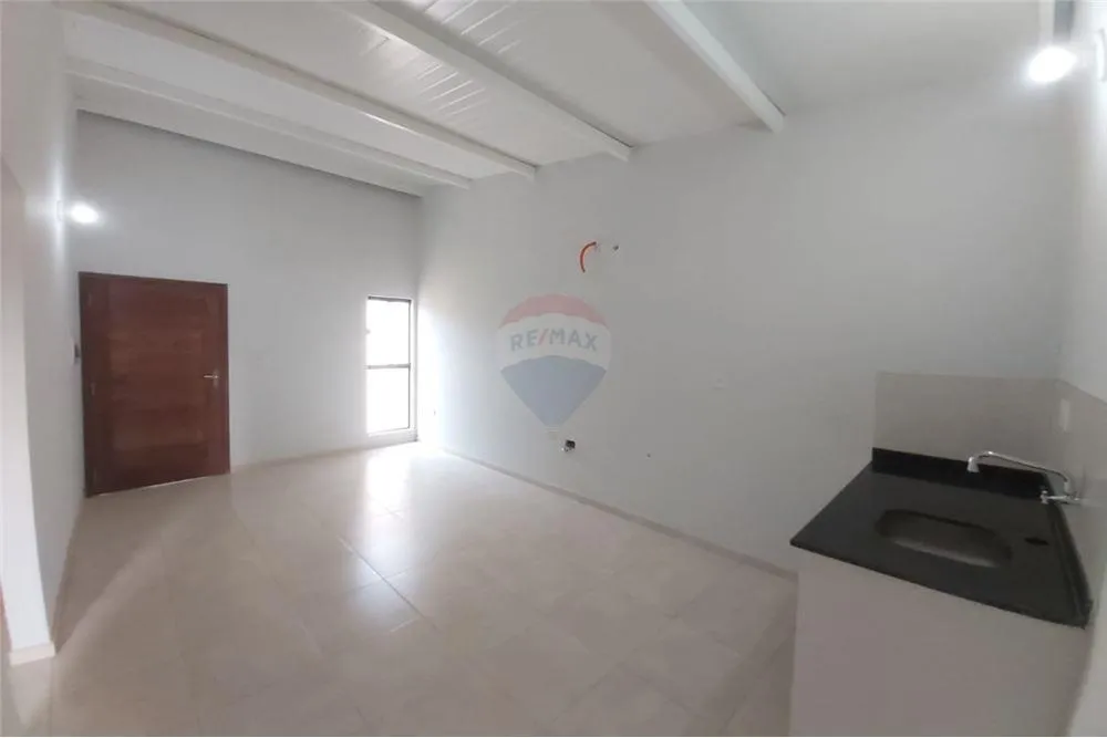 Vendo coqueto chalet en Moracue, Luque - 210.000.000 Gs. — foto 2