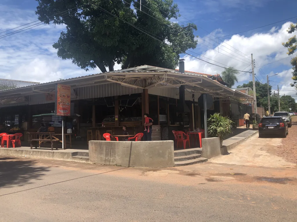 VENDO CASA EN EL CENTRO DE ÑEMBY — foto 2