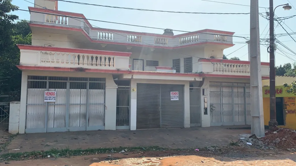 San Lorenzo, Vendo Casa a refaccionar a 6 cuadras del mercado. — foto 2