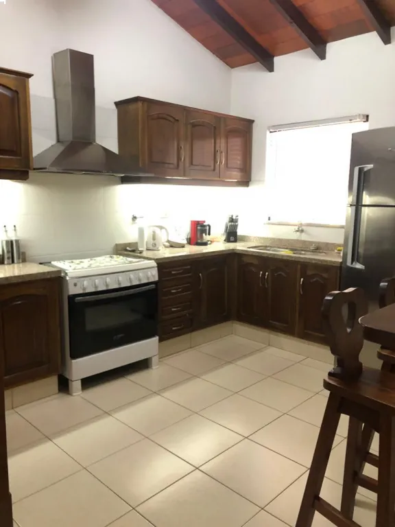 VENDO CASA EN BARRIO MBURUCUYA — foto 3